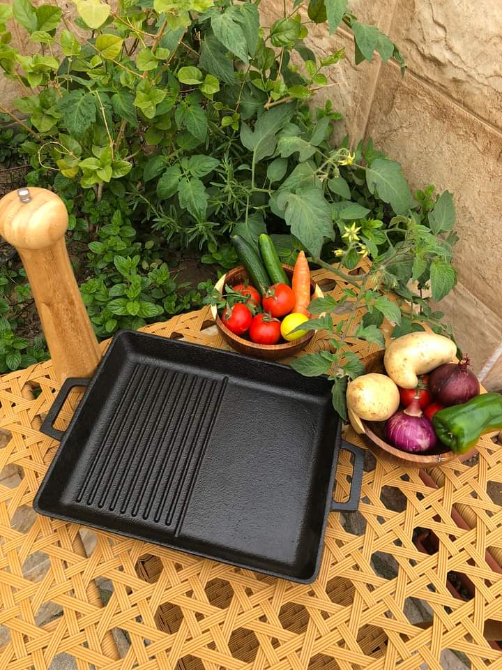 Rectangular Grill half smooth &half ribbed 32 CM