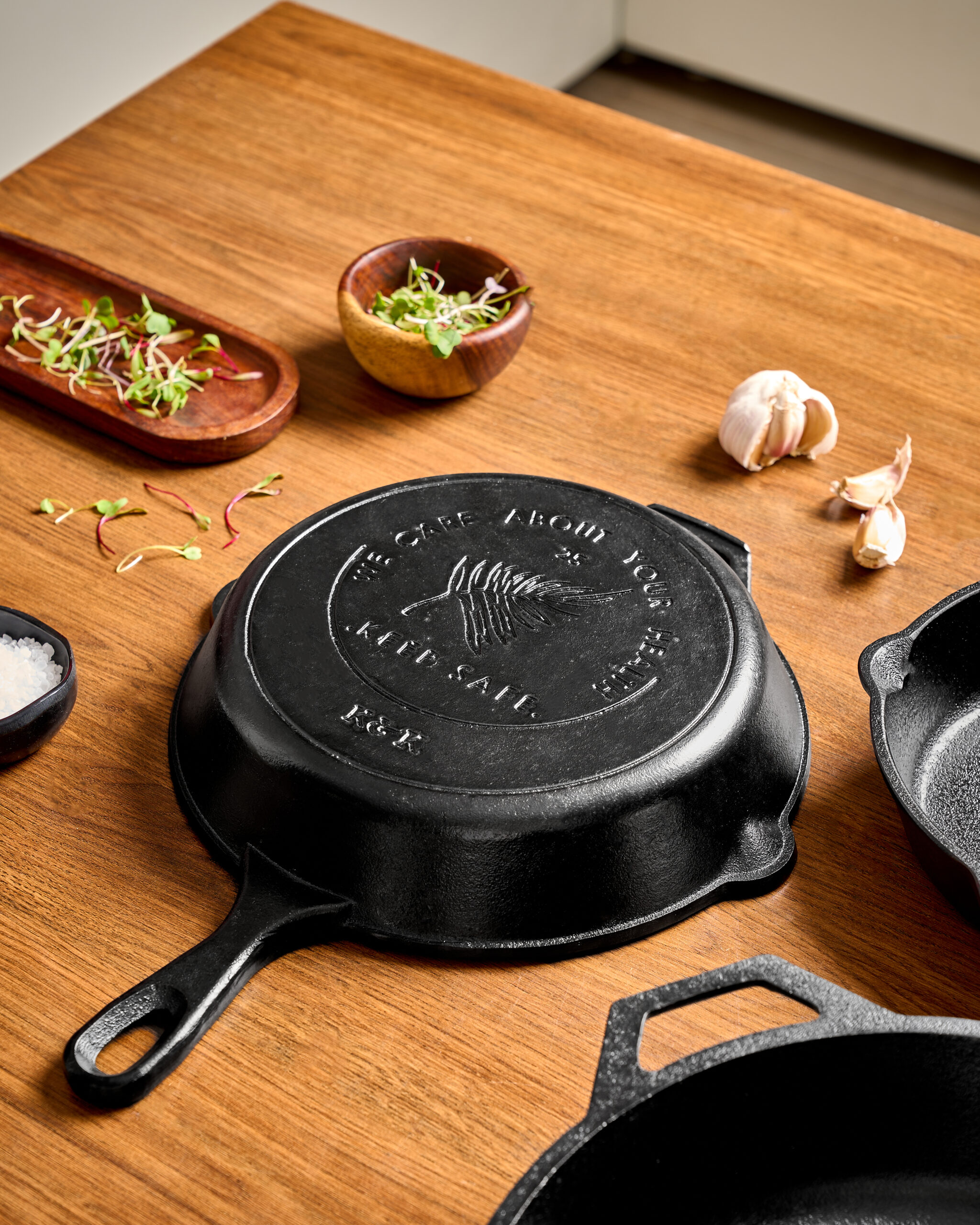 Mother’s Day Special: Cast Iron Skillet 25 CM